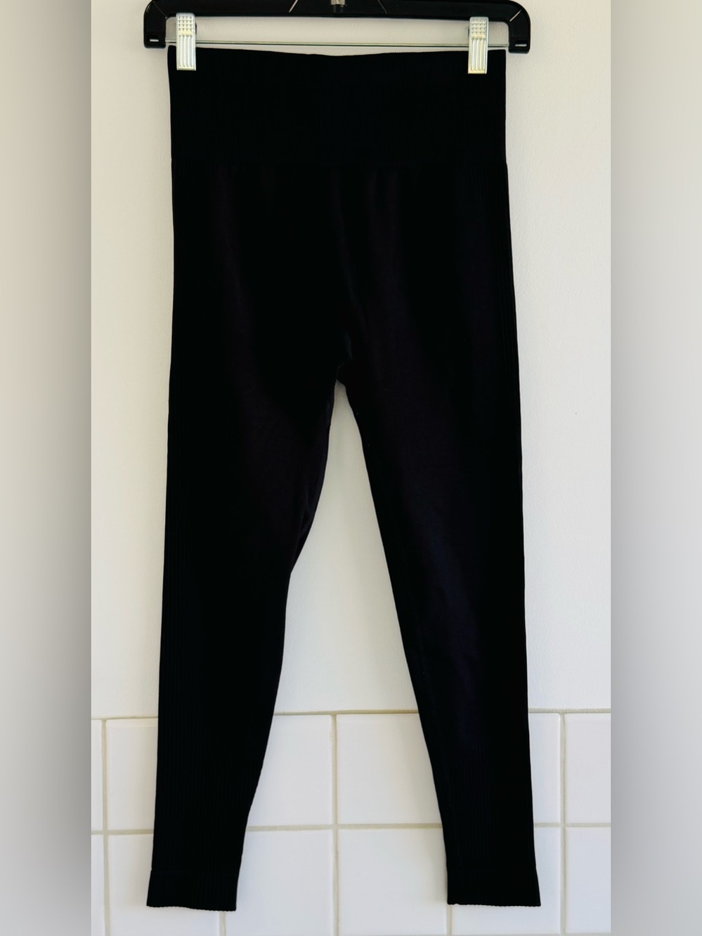 Women’s Black Ruched Back Leggings Ribbed detail Sz: M